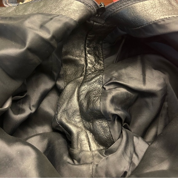 Danier Black lambskin Leather Pants. Silver ring belt. Ivory stitching vintage - Picture 11 of 12